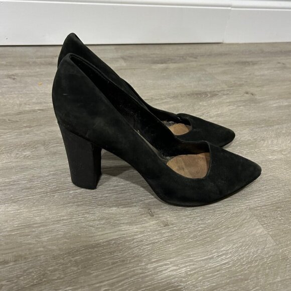 Tahari Tallie Black Suede Block Heel Point Toe Pump Size 8 - Picture 3 of 5